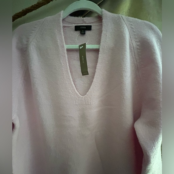 New J Crew Wool Blend Stretch Oversized V Neck Sweater Icy Orchid SZ Small - Picture 3 of 5